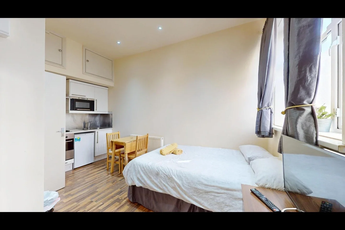 Room Brondesbury Park in Greater London