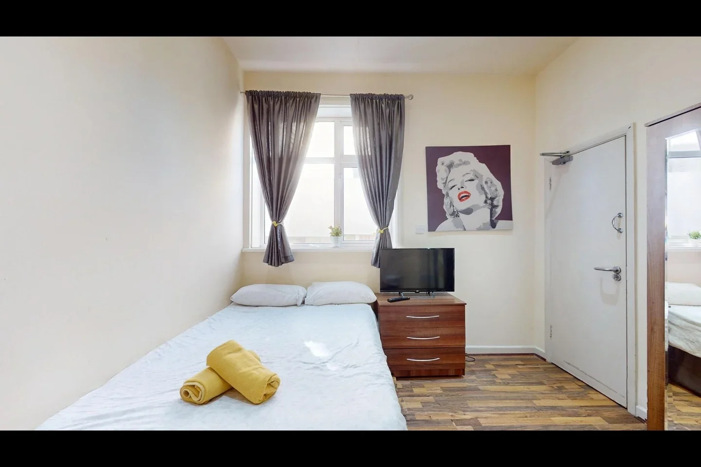 Room Brondesbury Park in Greater London