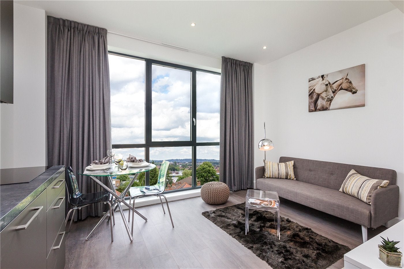 Flat Elmgrove Road in Greater London