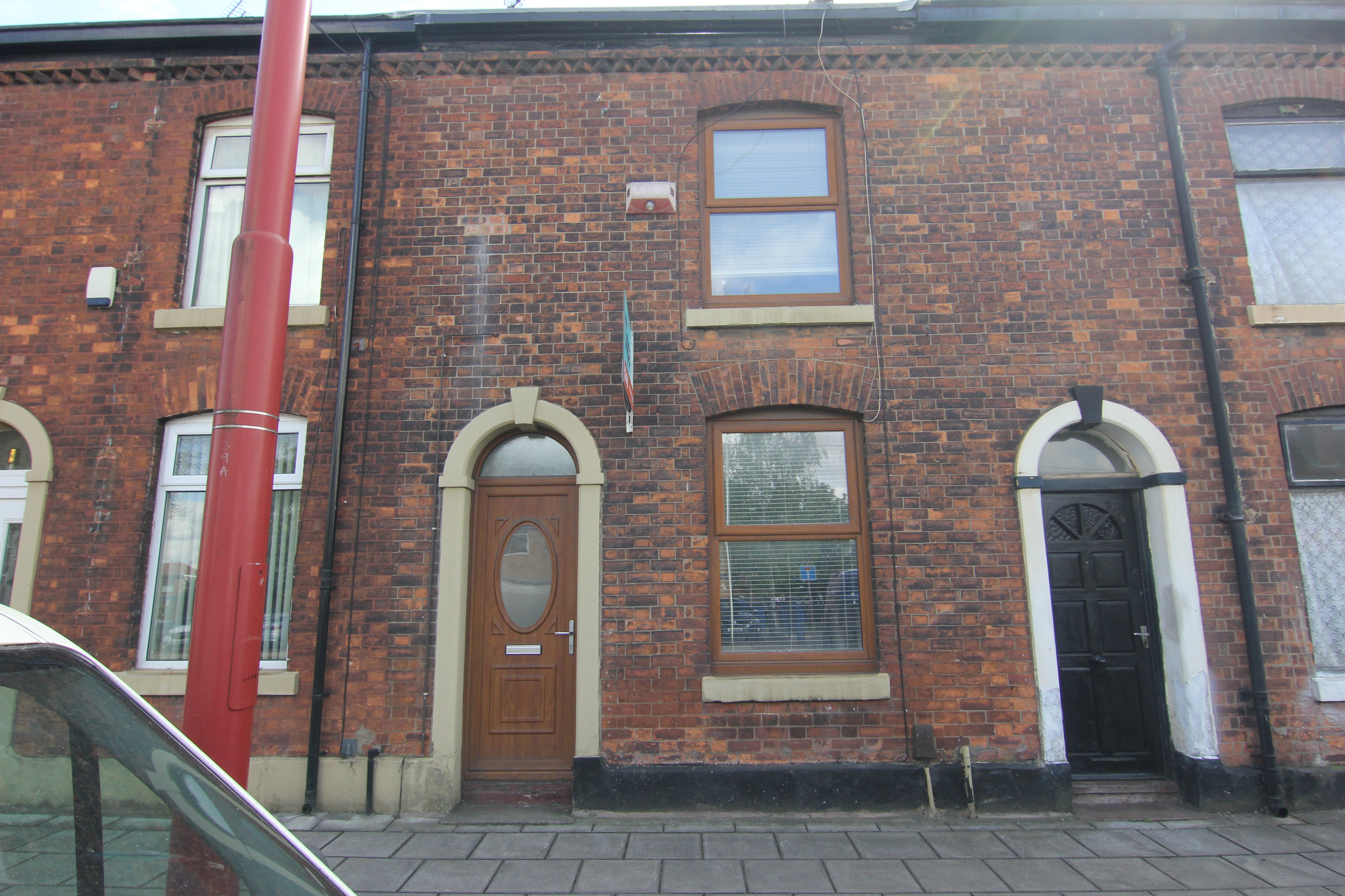 House Manchester Road in Ashton-under-Lyne