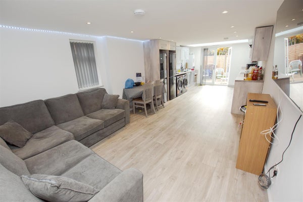 Flat Dawlish Road in Birmingham