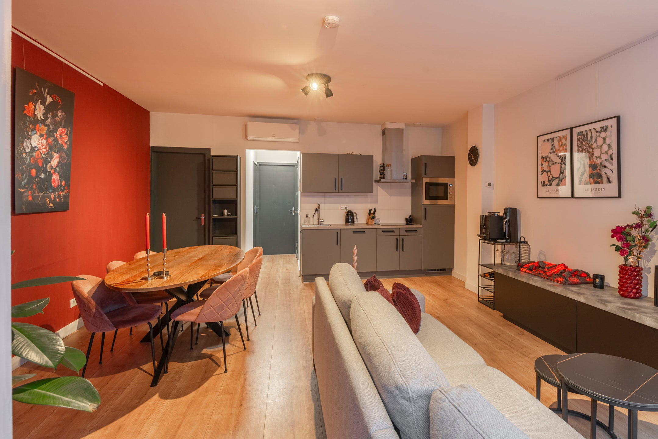 Appartement te koop: Neuweg 8, Hilversum