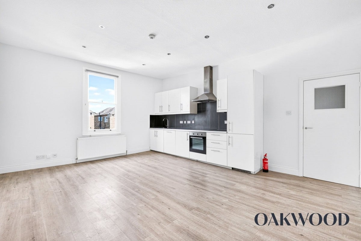 Flat Lordship Park in Greater London