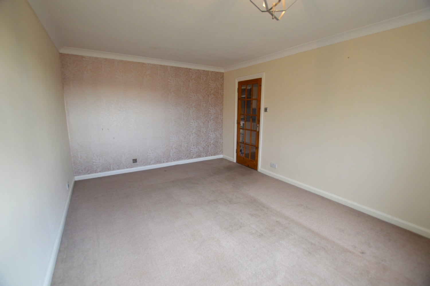 House Meadows Close in Lytchett Minster and Upton