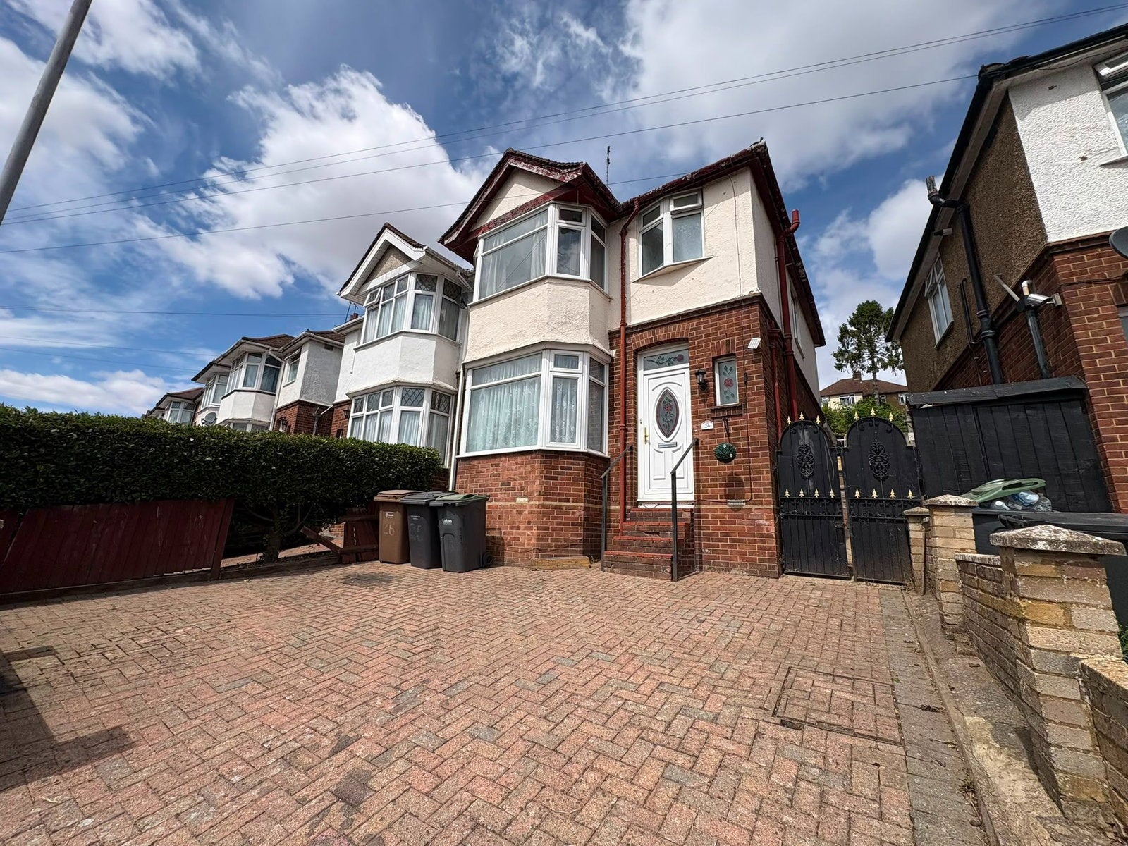 House Meyrick Avenue in Luton