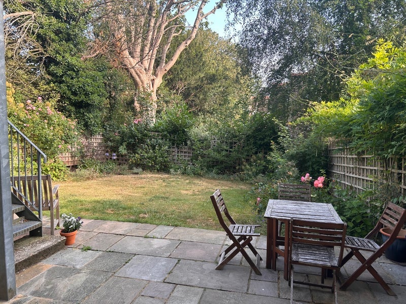 Flat Westwood Hill in Greater London