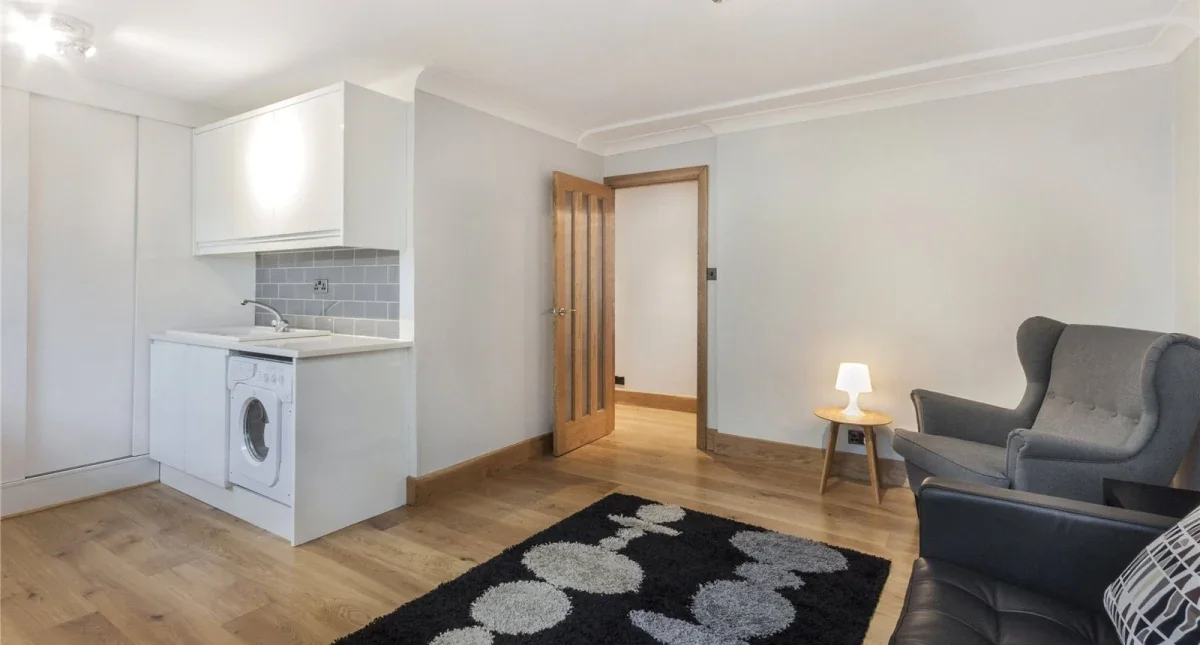 Flat Midford Place in Greater London