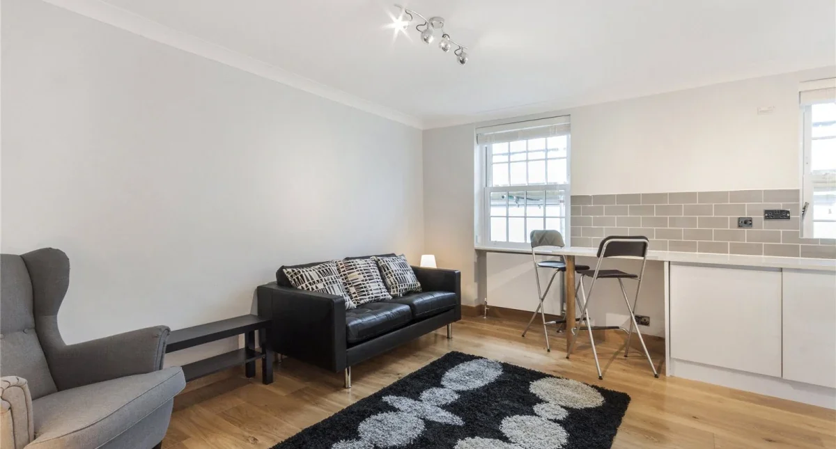 Flat Midford Place in Greater London