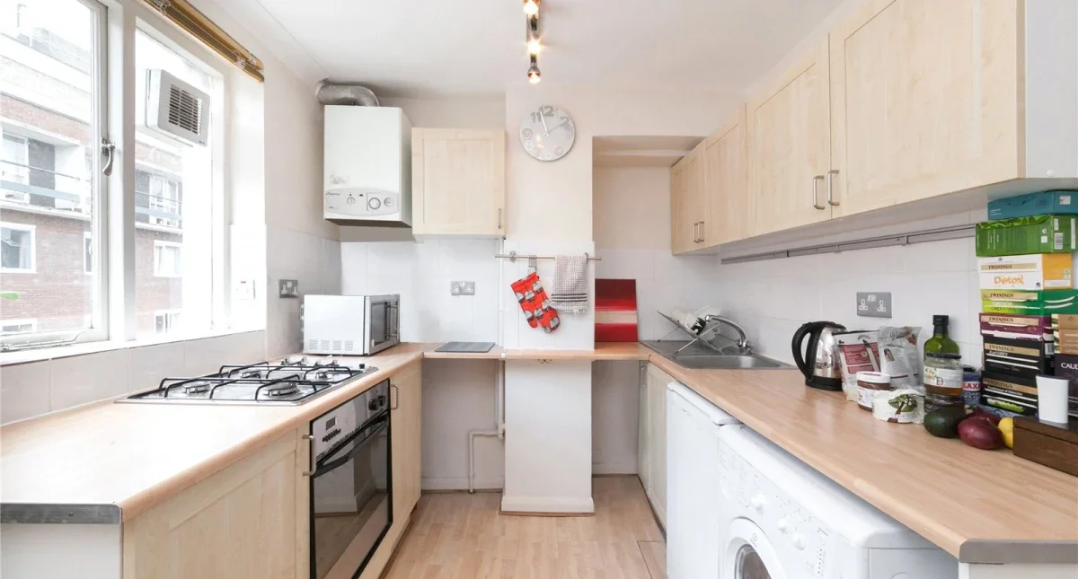Flat Midford Place in Greater London