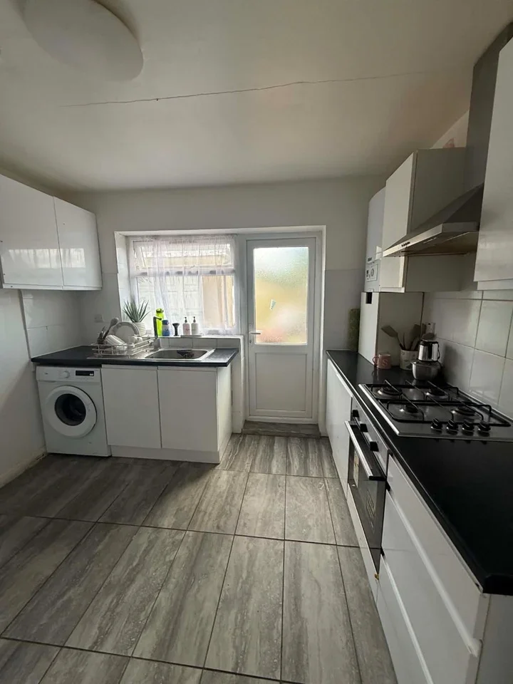 Room Roding Road in Epping Forest