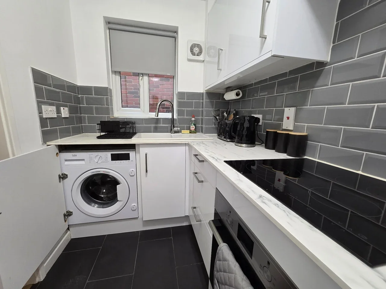 Room Glyn Avenue in Greater London