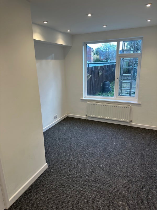 Room Dyrham Road in Bristol