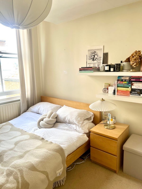 Room Kenwyn Road in Greater London