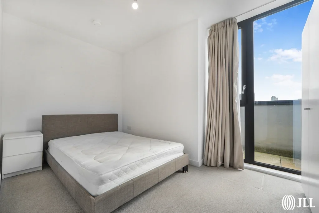Flat Forrester Way in Greater London