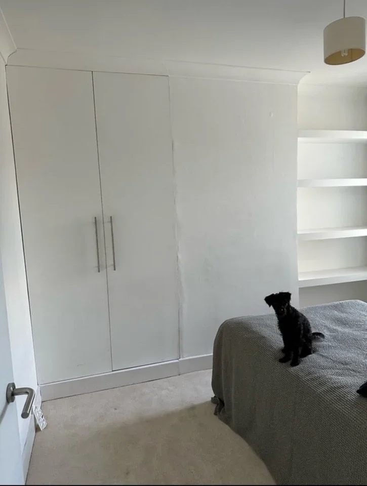 Room Kinnear Road in Greater London