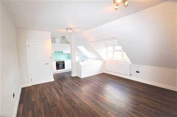 Flat Scottwell Drive in Greater London