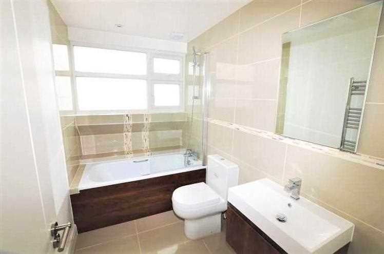 Flat Scottwell Drive in Greater London