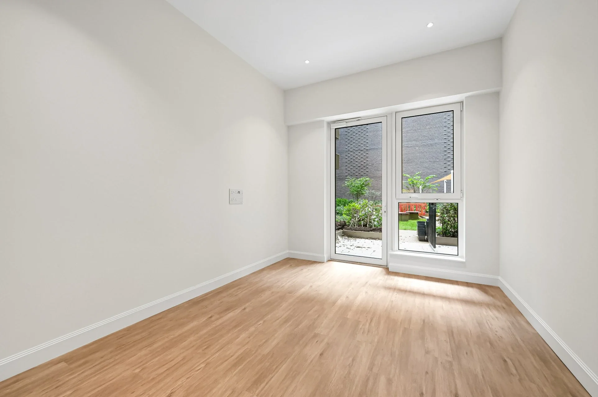 Flat Kennington Lane in Greater London