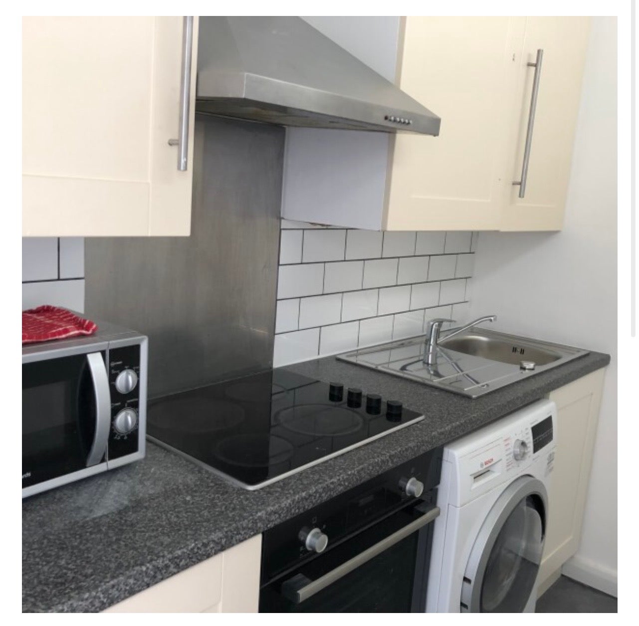 Flat Mintern Street in Greater London