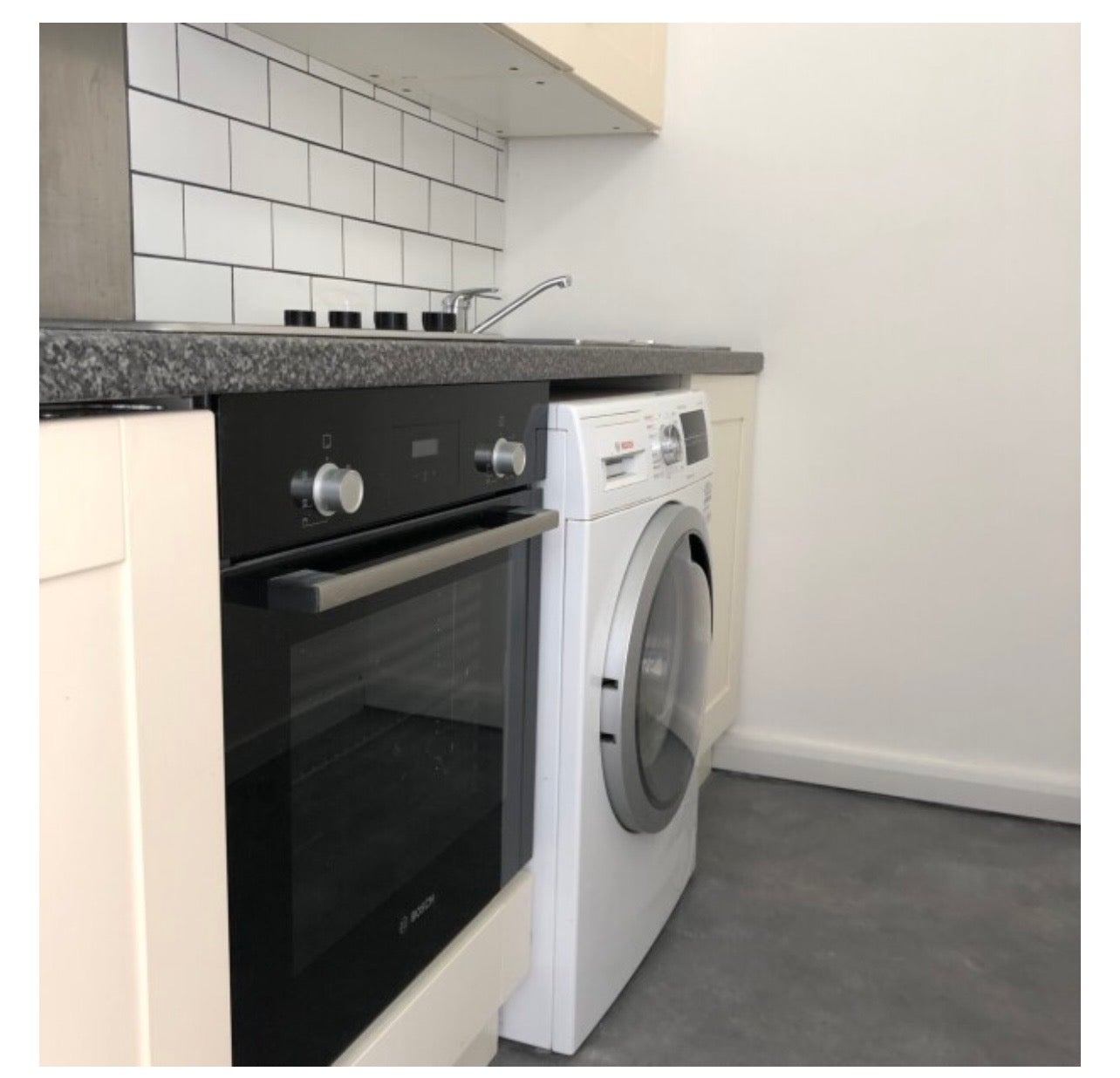 Flat Mintern Street in Greater London