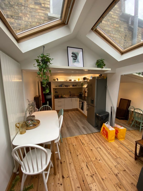 Flat Atterbury Road in Greater London