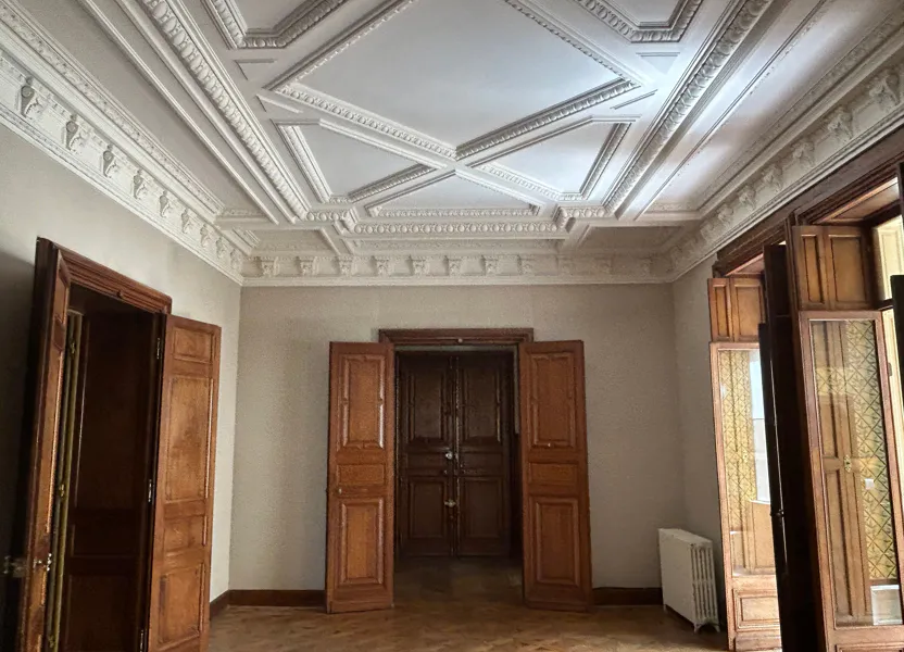 Appartement Place de la Maison Carrée à Nîmes