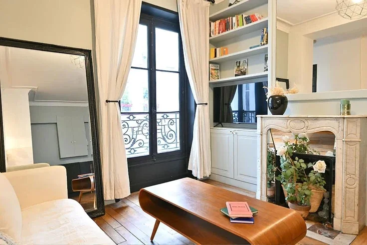 Flat Rue Sainte-Croix de la Bretonnerie in Paris