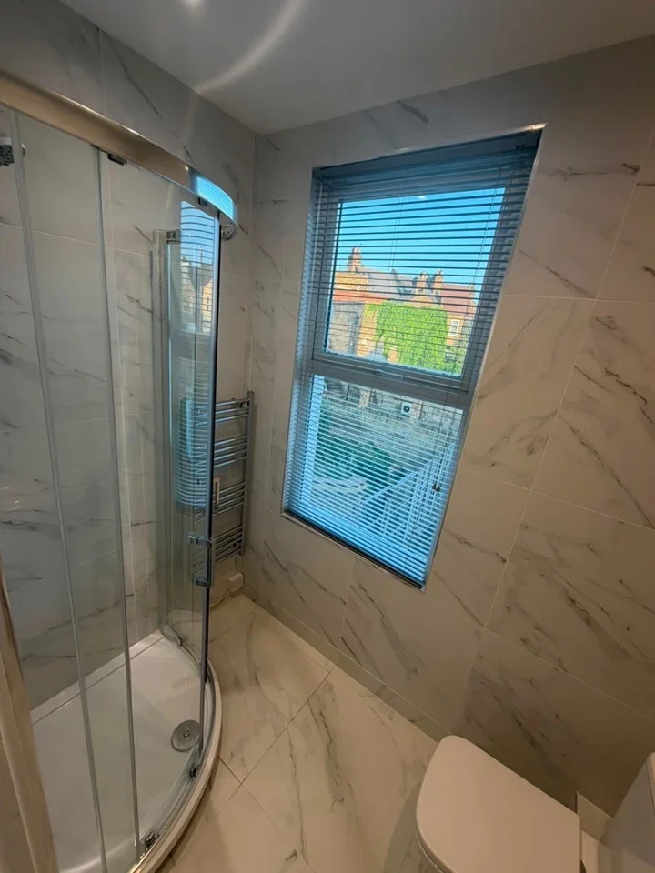 Flat Selwyn Avenue in Greater London