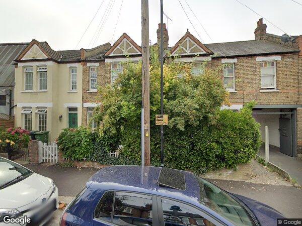 Flat Selwyn Avenue in Greater London