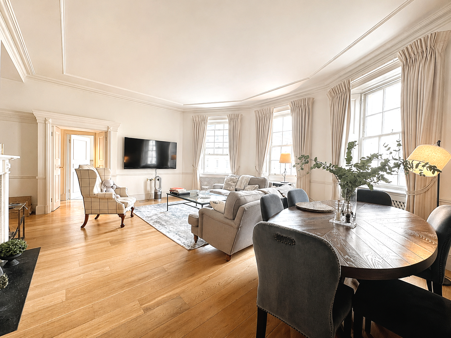 Flat Eaton Place in City of Westminster