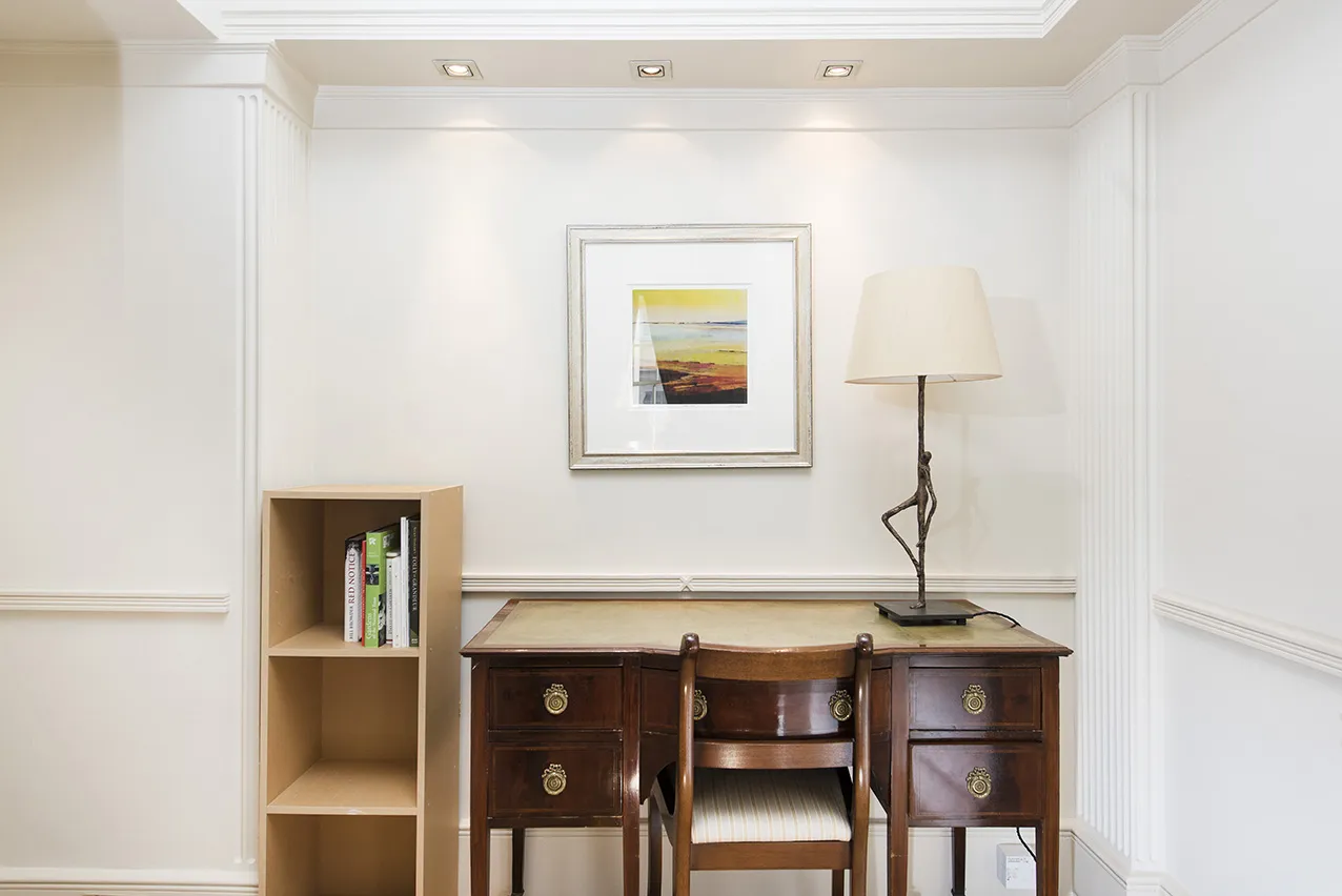 Flat Eaton Place in City of Westminster