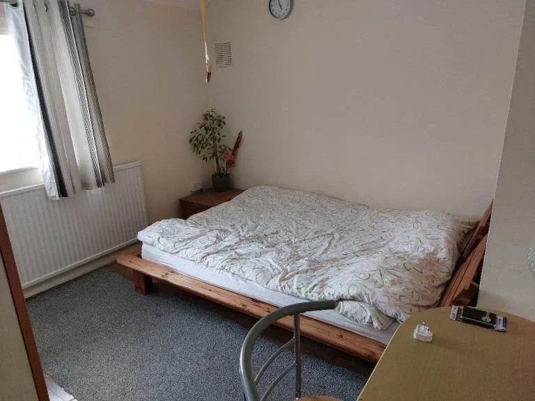 Room Redcar Road in Greater London