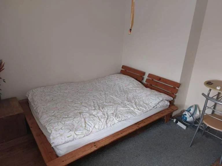 Room Redcar Road in Greater London