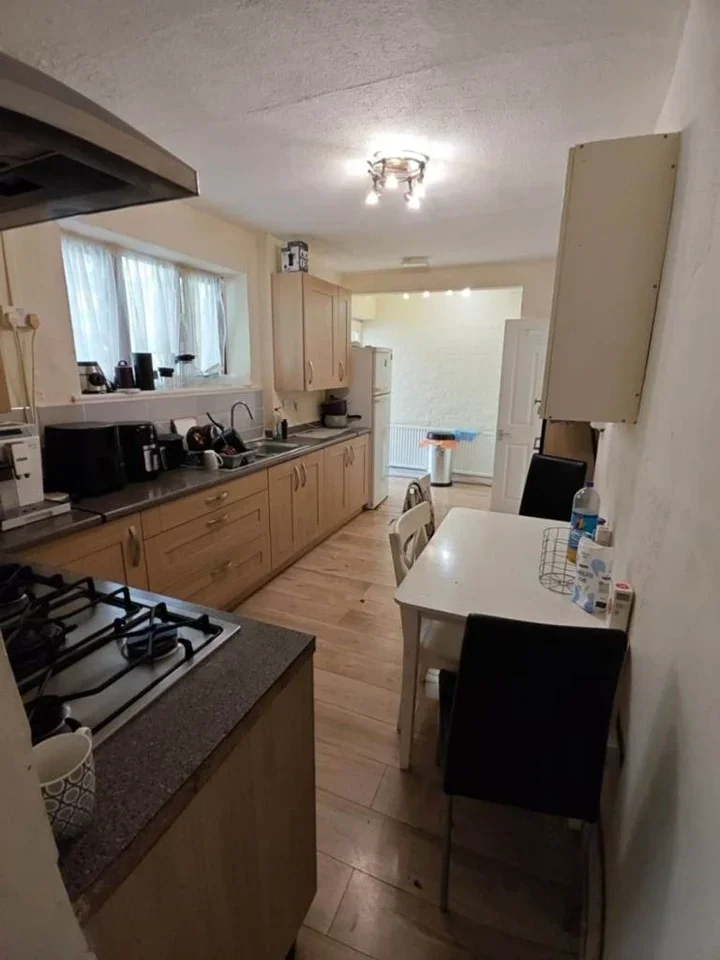 Room Redcar Road in Greater London