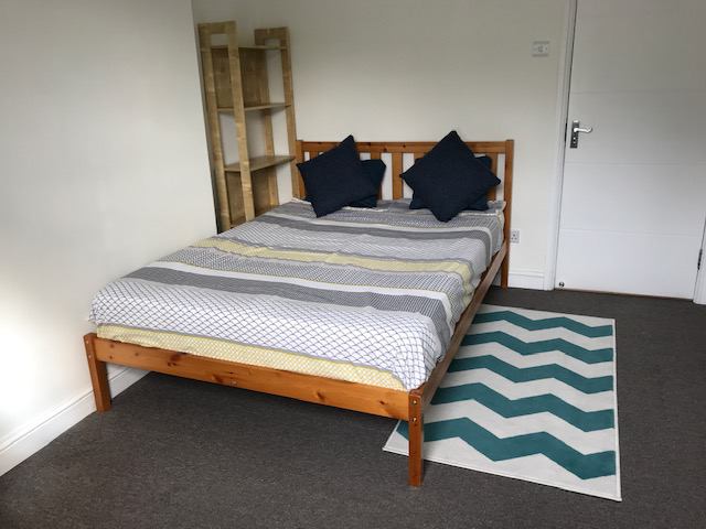 Room Goldhawk Road in Greater London