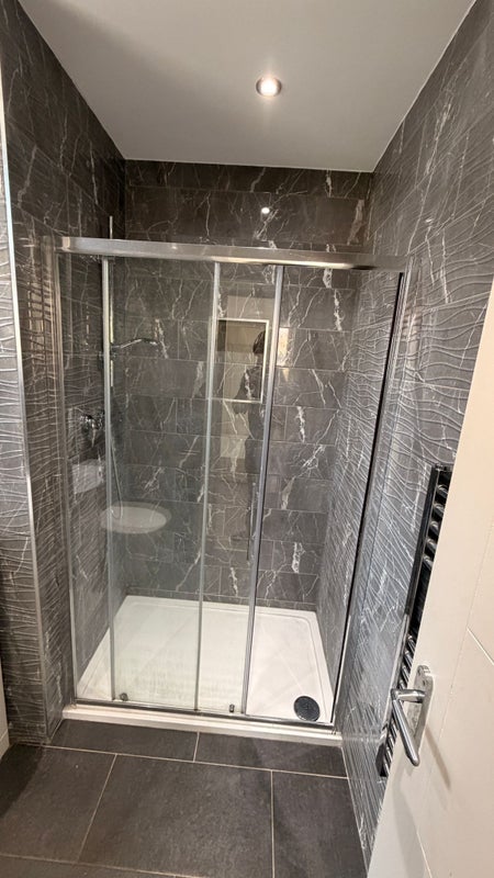 Room Colson Road in Greater London
