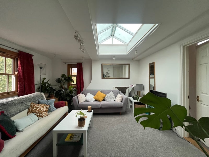 Room Overstone Road in Greater London