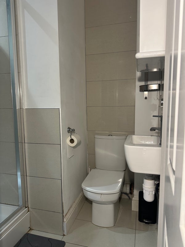 Room South Island Place in Greater London