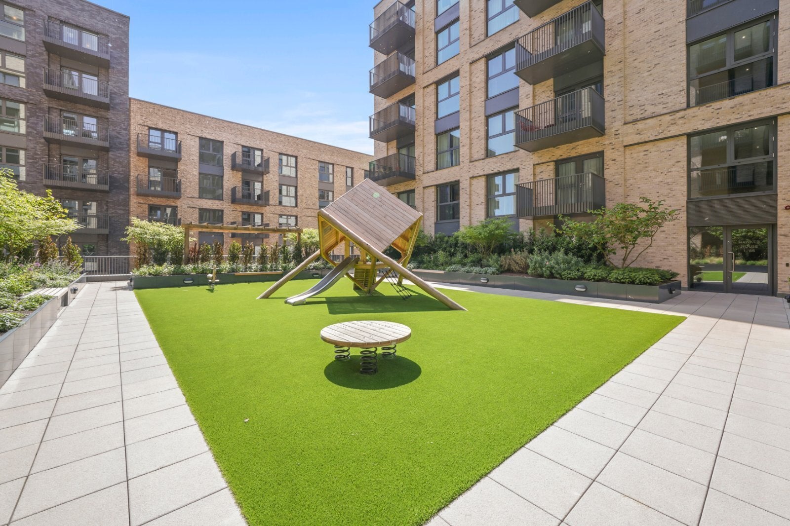 Flat Williamson Road in Greater London