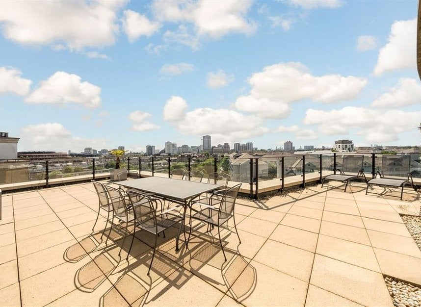 Flat Palgrave Gardens in City of Westminster