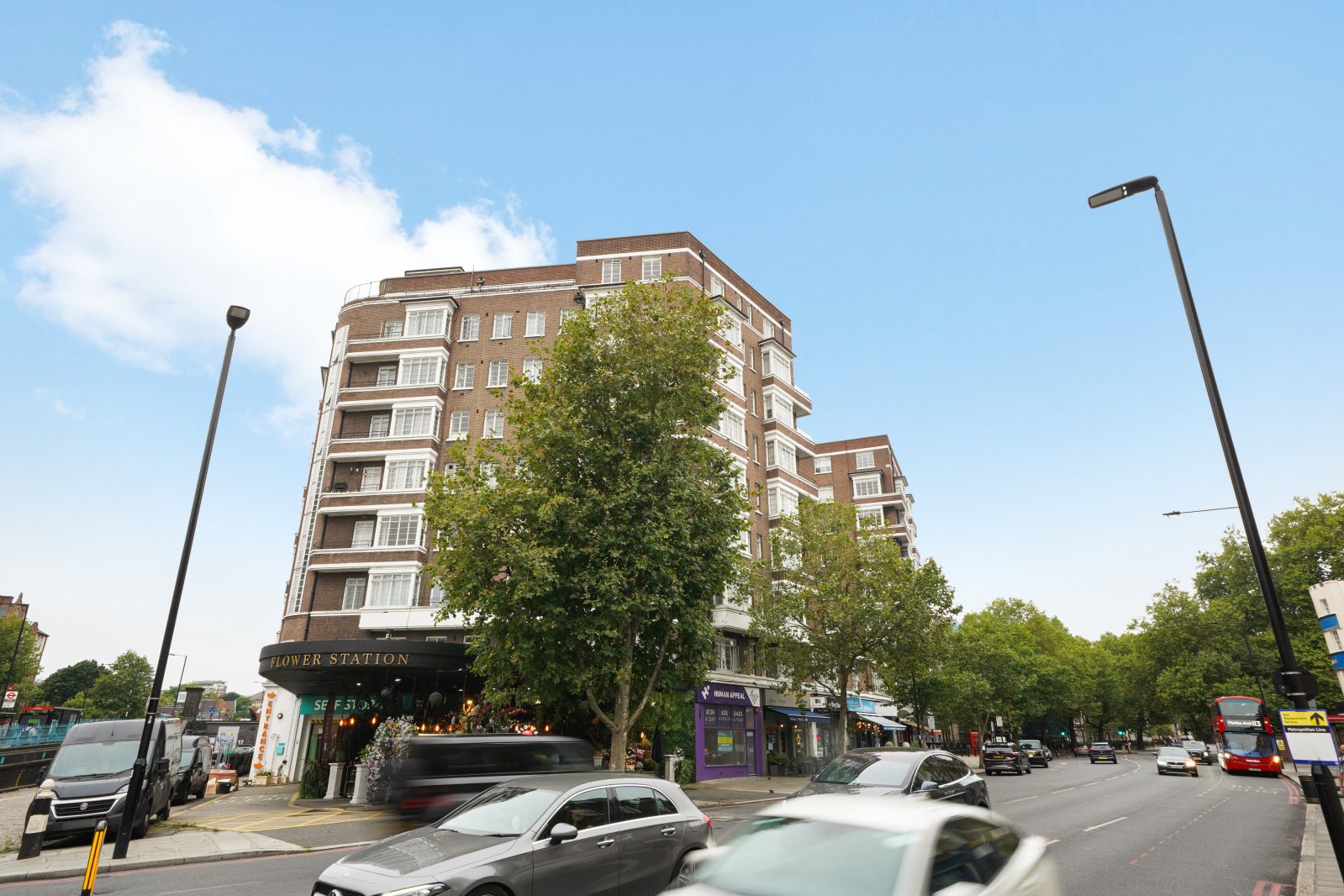 Flat Park Road in City of Westminster