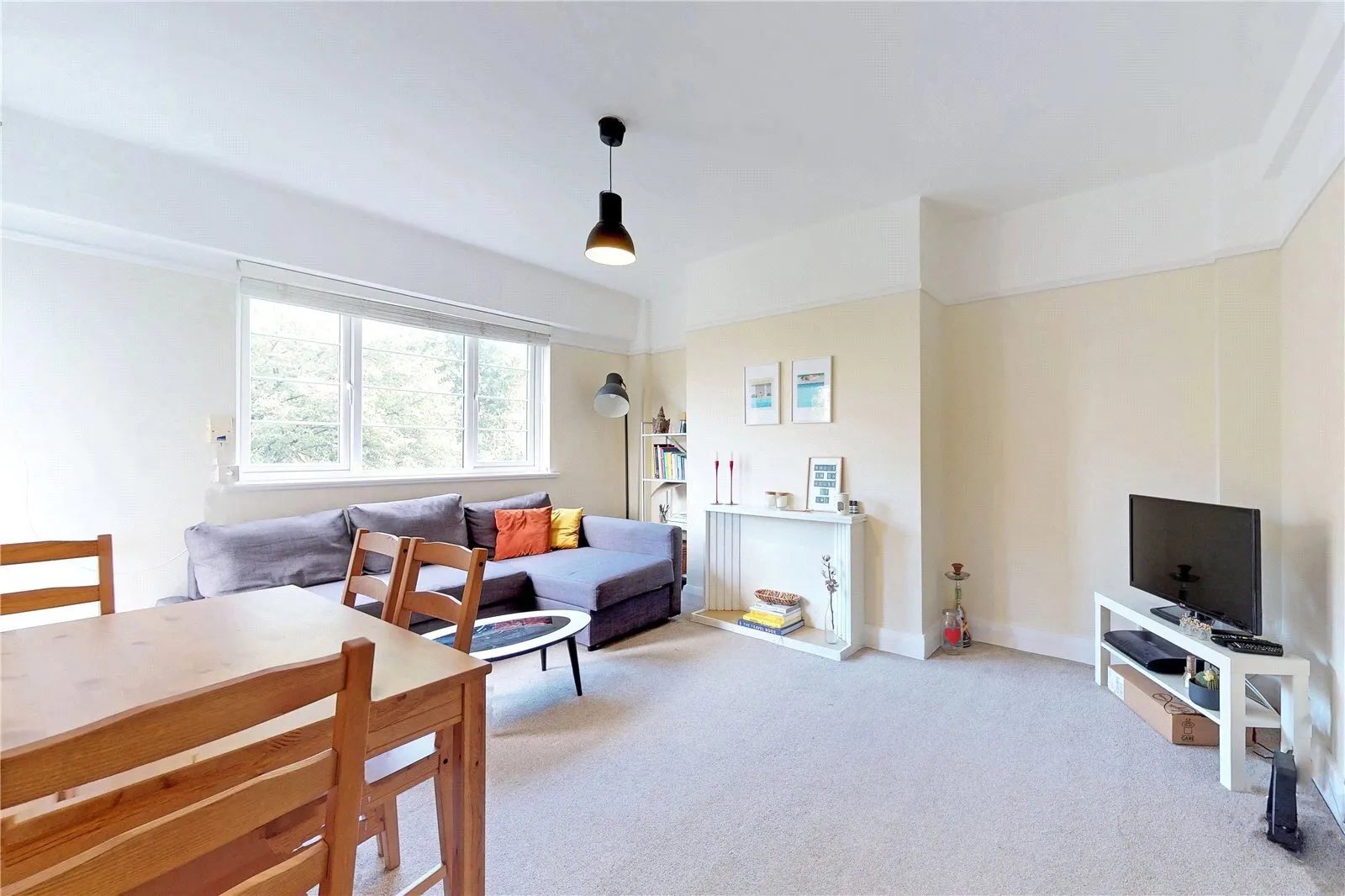 Flat West End Lane in Greater London