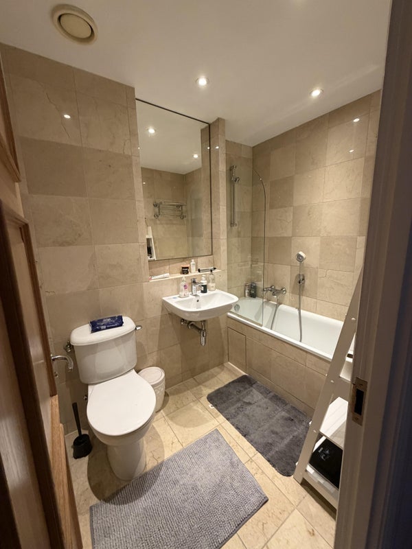 Room Westferry Circus in Greater London