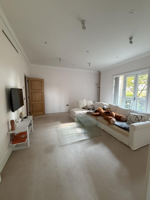 Room Westferry Circus in Greater London