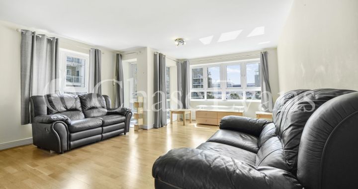 Flat Blasker Walk in Greater London