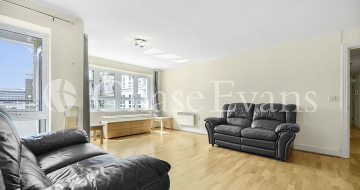 Flat Blasker Walk in Greater London