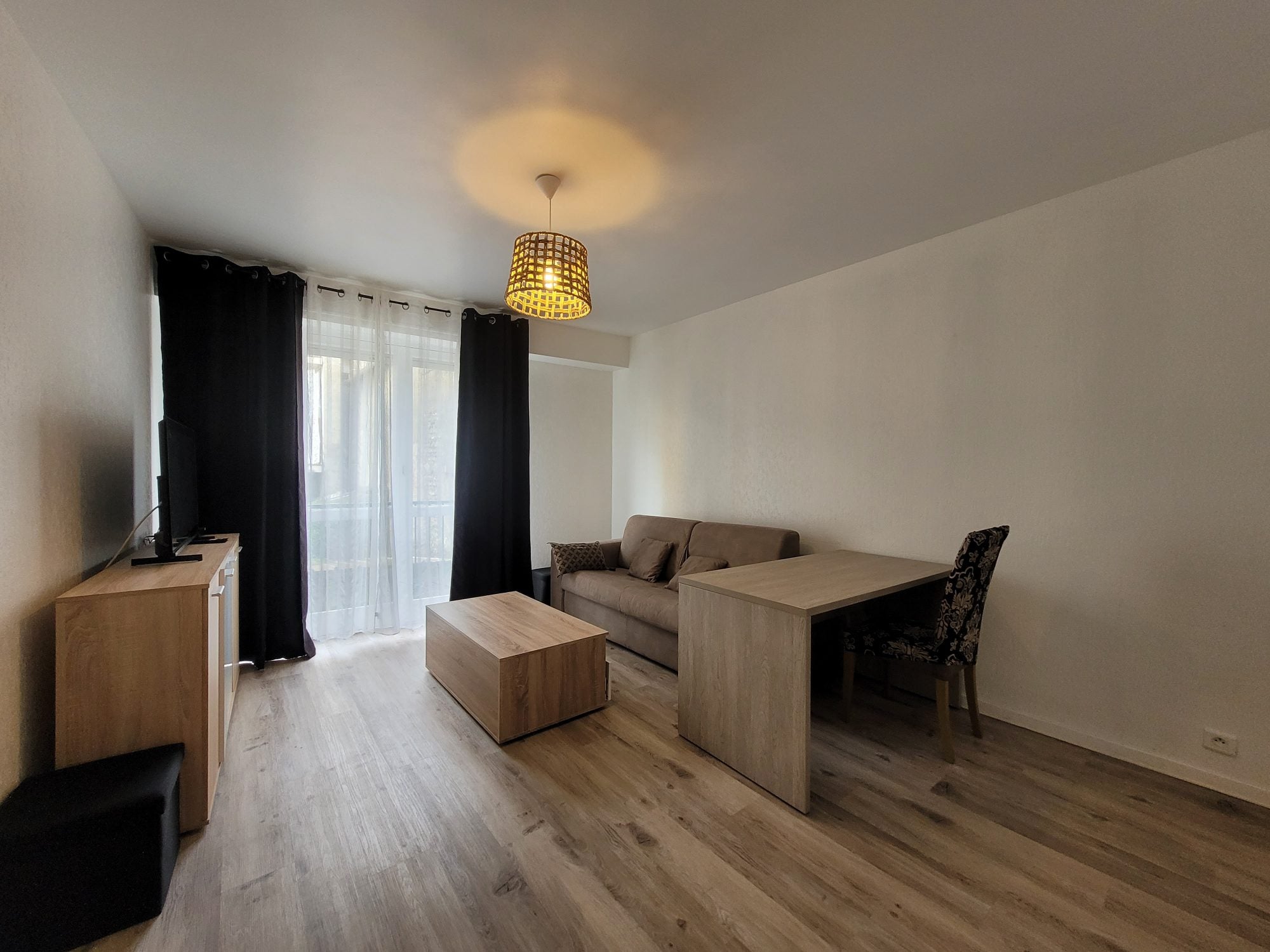 Flat Rue René Cassin in Pau