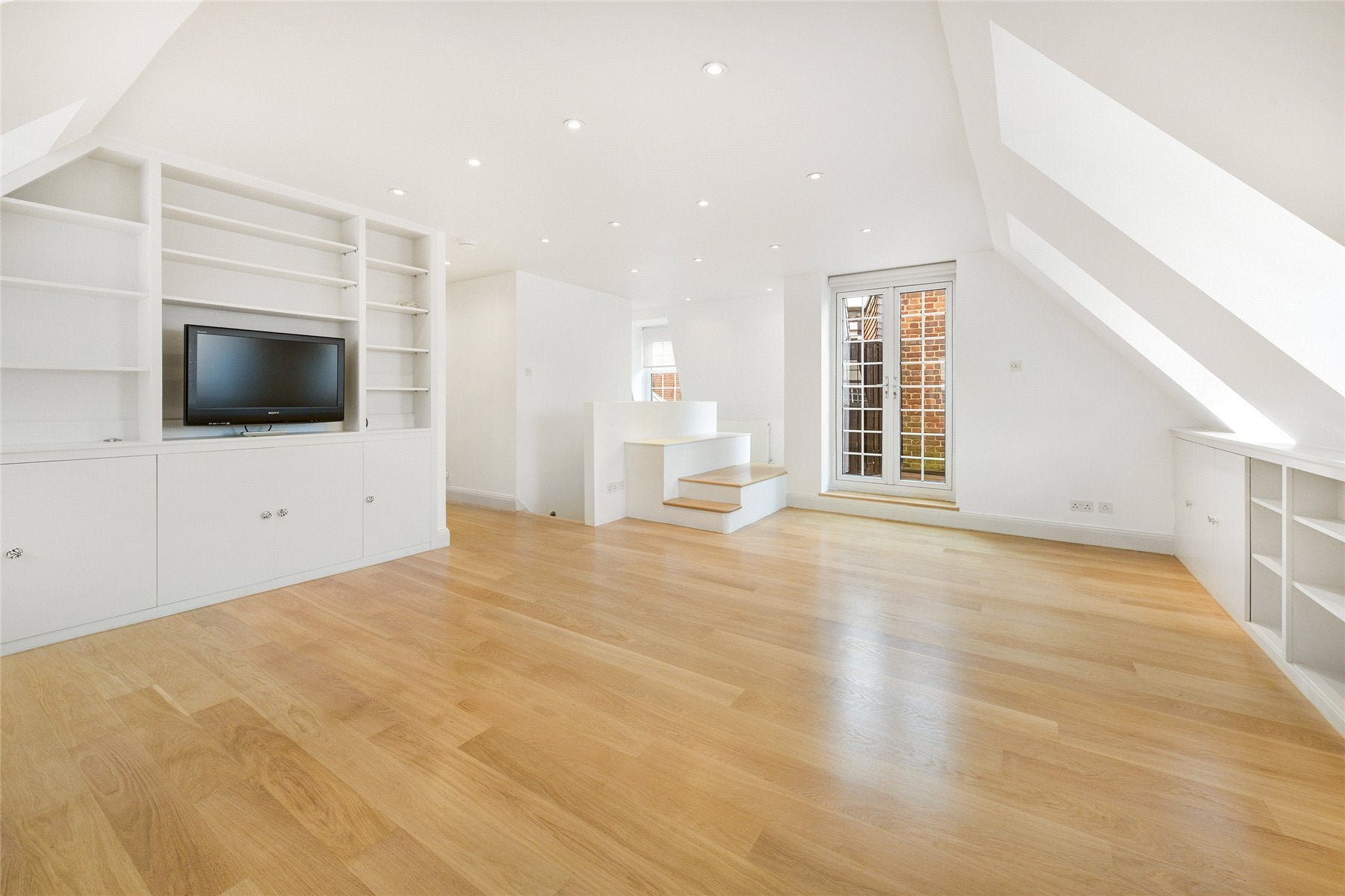 Flat Elystan Street in Greater London