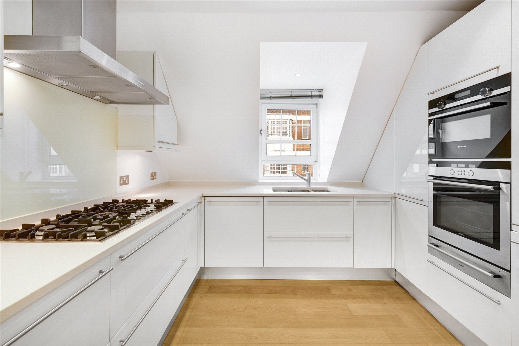 Flat Elystan Street in Greater London
