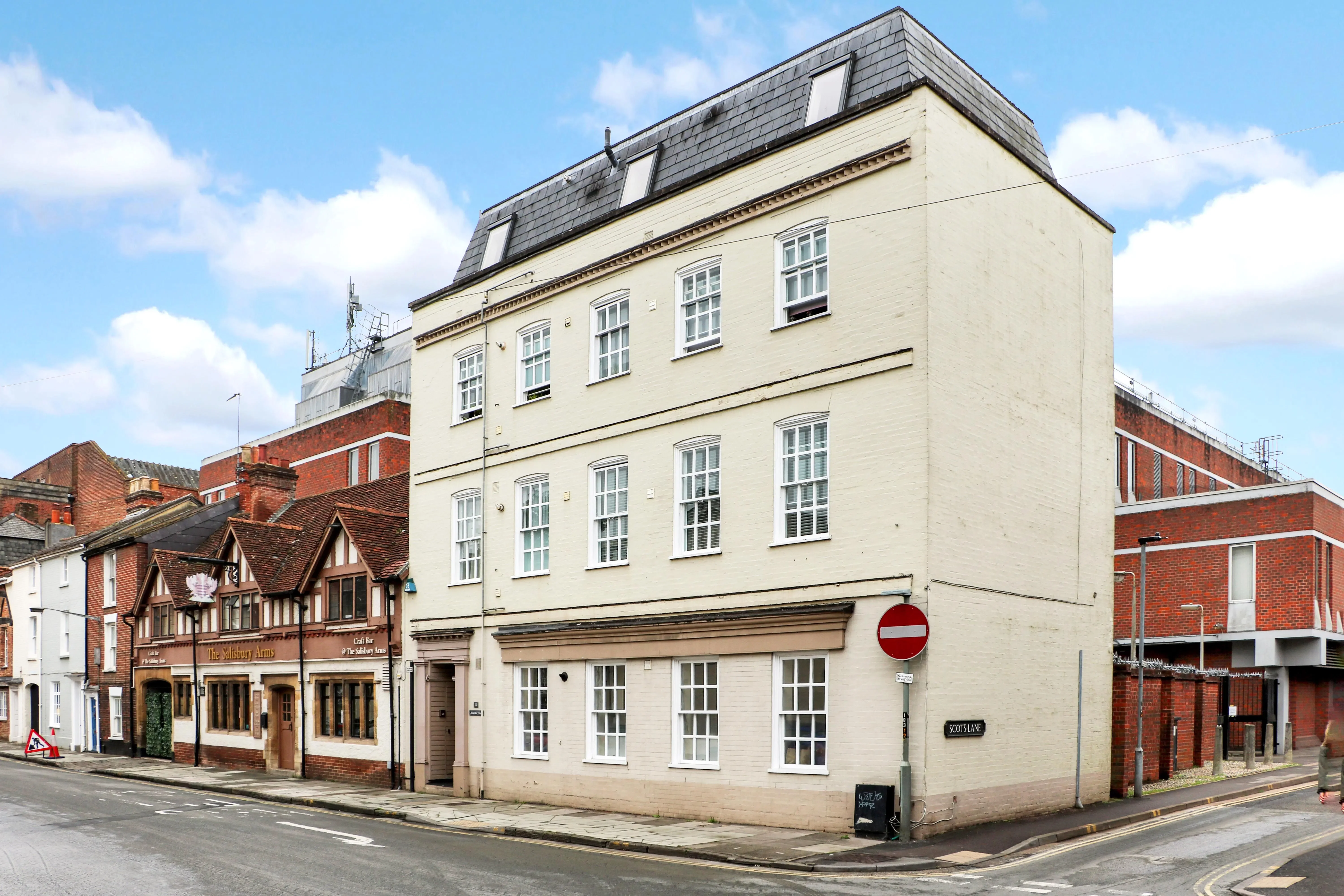 Flat Endless Street in Salisbury